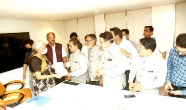 प्रबुद्ध संगोष्ठी में शामिल होने राजधानी रायपुर पहुची वित्त मंत्री श्रीमती निर्मला सीतारमण