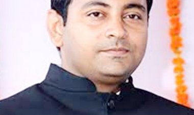 तमिलनाडु से सव लाने परिजनों ने किया खेत गिरवी , कलेक्टर रजत बंसल ने तत्काल दिलवाए 70 हजार..