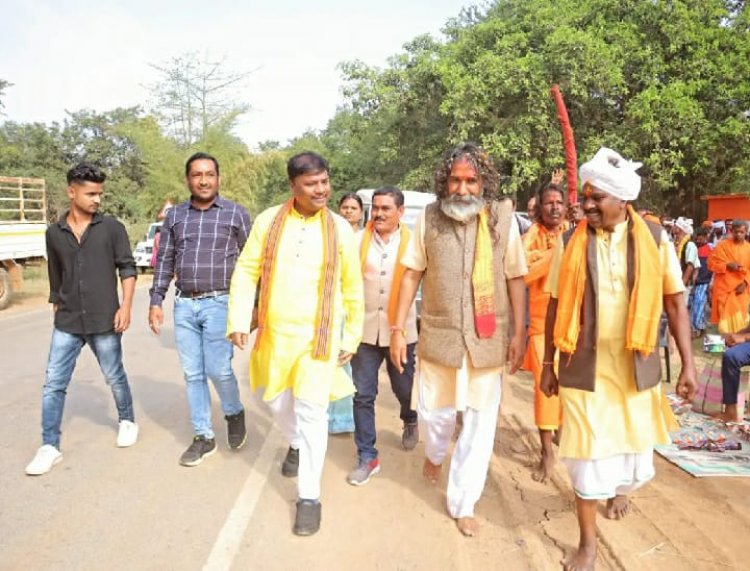 आया के गुहार मां दंतेश्वरी के द्वार' यात्रा में शामिल हुए केदार कश्यप, वन मंत्री ने किया धर्मांतरण विरोध, बोले- संस्कृति को बचाना है