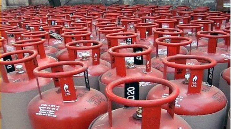 महंगाई से जनता को मिली बड़ी राहत...कम हुए LPG सिलेंडर के दाम...जानिए क्या है नया प्राइस