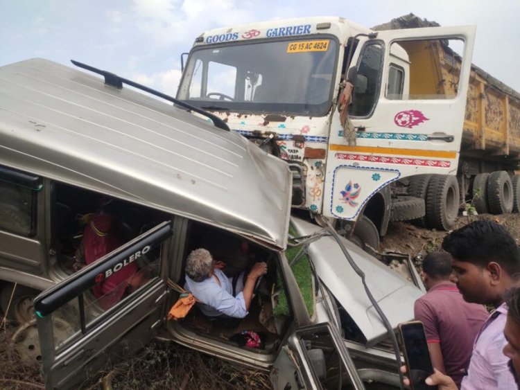 तेज रफ्तार ट्रेलर की ठोकर से बोलेरों के उड़े परखच्चे, एक ही परिवार की 5 महिला सहित 9 घायल