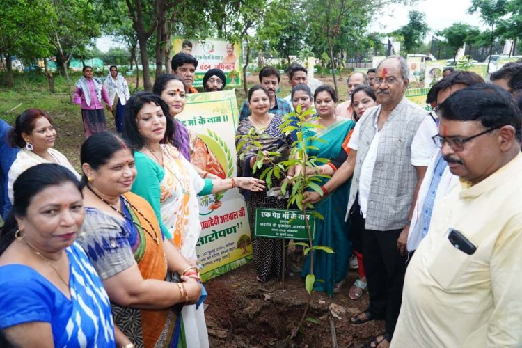 माँ और धरती माँ दोनों हमारे जीवन का महत्वपूर्ण और अनमोल हिस्सा : बृजमोहन