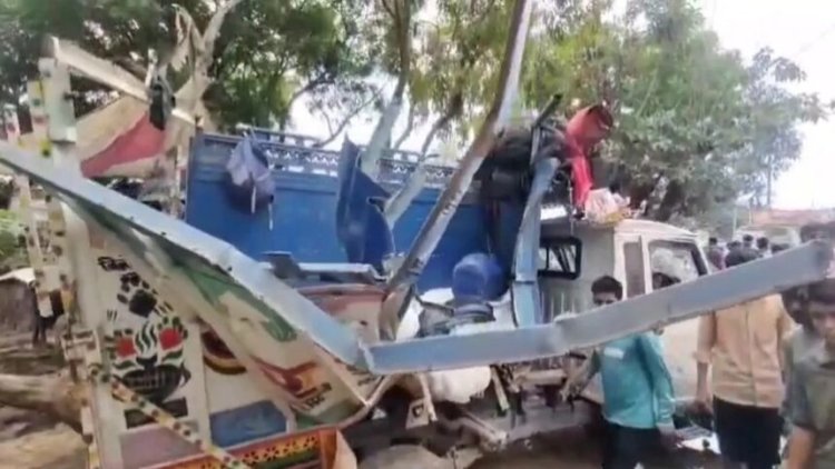 ACCIDENT :  बस और मैक्स गाड़ी में जोरदार भिड़ंत...रक्षाबंधन मनाने जा रहे 10 लोगों की सड़क हादसे में मौत