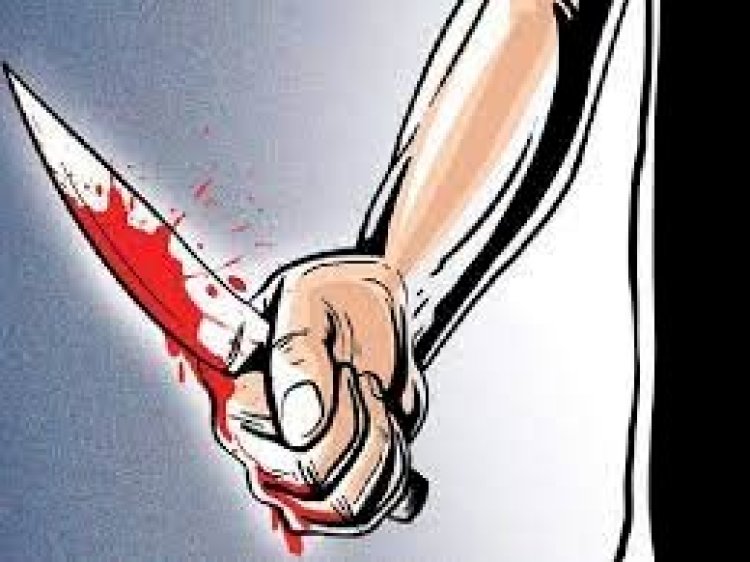 CG - दिनदहाड़े चाकू बाजी : 11 वीं के छात्र ने दोनों शिक्षकों पर किया जानलेवा हमला, दोनों शिक्षकों की हालत गंभीर, अस्पताल में कराया गया भर्ती