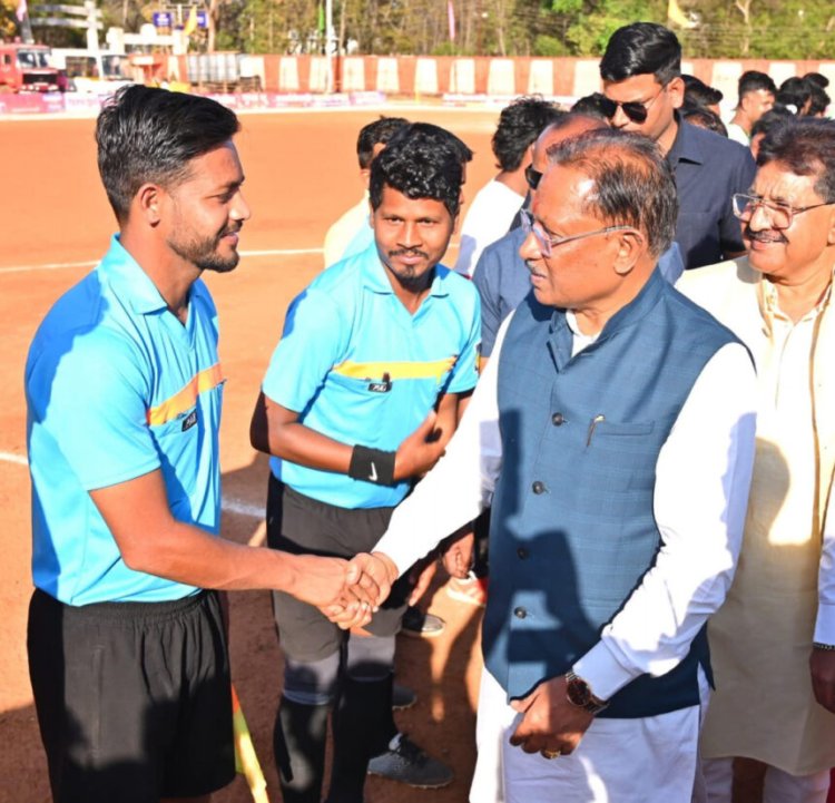 फुटबॉल प्रतियोगिता के समापन समारोह में शामिल हुए CM साय, रणजीता स्टेडियम के जीर्णोद्धार की घोषणा की