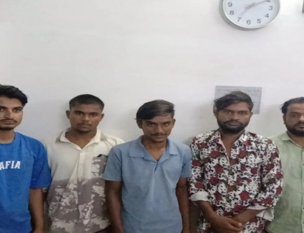 अश्लील वीडियो भेजकर वकील से ब्लैकमेलिंग कर 50 हजार रूपये मांगने वाले गिरोह का भांडा फूटा एक नाबालिग समेत 6 आरोपी गिरफ्तार
