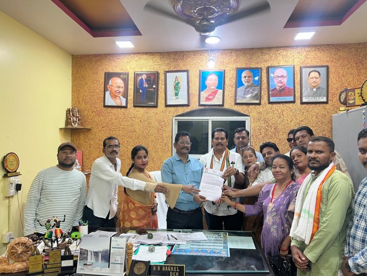 पुरानी प्रार्थना व्यवस्था को लागू करने हेतु बस्तर जिला शिक्षा अधिकारी को सौंपा ज्ञापन कांग्रेस अल्पसंख्यक प्रकोष्ठ ने शिक्षा विभाग से की सर्वधर्म समभाव को लेकर चलने की अपील- रोजवीन दास 