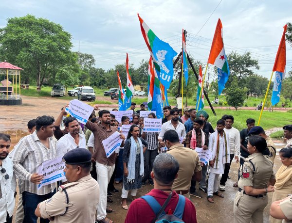 कार्यपरिषद बैठक के दौरान NSUI का प्रदर्शन, भर्ती प्रक्रिया की निष्पक्ष जांच और पारदर्शिता की उठाई मांग वर्ष 2025–26 की नियुक्तियों की उच्चस्तरीय जांच, मेरिट सूची सार्वजनिक करने और कर्मचारियों के नियमितीकरण की मांग