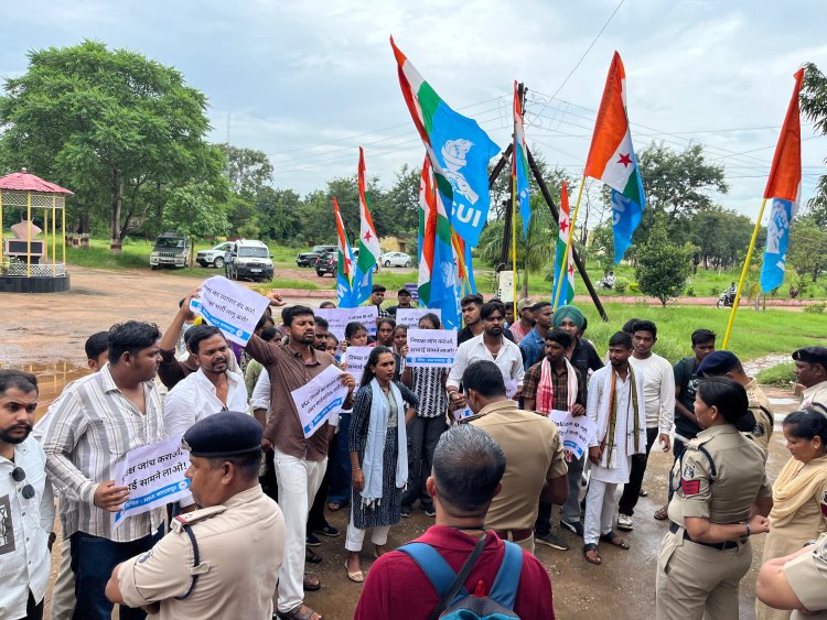 कार्यपरिषद बैठक के दौरान NSUI का प्रदर्शन, भर्ती प्रक्रिया की निष्पक्ष जांच और पारदर्शिता की उठाई मांग वर्ष 2025–26 की नियुक्तियों की उच्चस्तरीय जांच, मेरिट सूची सार्वजनिक करने और कर्मचारियों के नियमितीकरण की मांग